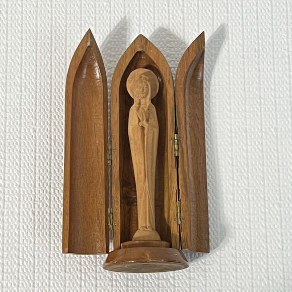 Blessed Virgin Mary Wood Carving 3-D Encased Hinged Capsule Made in Italy - Picture 11 of 17